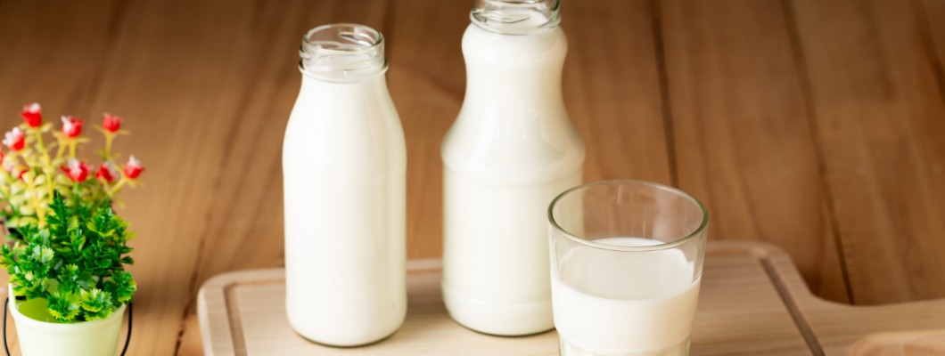 Discover the Benefits: Why Glass Milk Bottles Trump Plastic